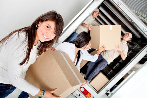 Packing and transport support for a flat move in Catford